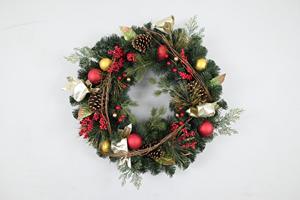 Customized Artificial Decorative Christmas Wreath Pinecorn Red Ball <b>Pvc</b> Christmas Wreath - Product Image 3