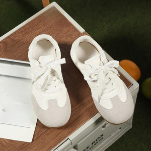 Dexun Baskets décontractées rétro pour femme Collection été 2025 Chaussures de marche basses à semelle souple blanches - Product Image 1