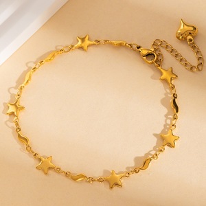 สร้อยข้อมือสแตนเลสแฟชั่นฤดูร้อน MW Wholesale - ดีไซน์ดอกไม้เล็กๆ รูปหัวใจ ลูกปัดสี่เหลี่ยม สายโซ่บางเบา ป้องกันการหมองคล้ำ สำหรับผู้หญิง - Product Image 3