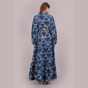 Elegante Vestido de Algodón Tejido Transpirable para Mujer, Diseño Estampado a Mano con Volantes, Manga Obispo, Cuello Alto, Ropa Casual Ecológica - Product Image 1