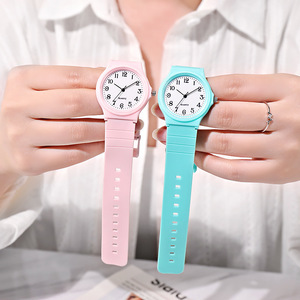 <span class=keywords><strong>Montre</strong></span> analogique étanche à <span class=keywords><strong>bracelet</strong></span> en silicone et boîtier rond, fabriquée par Lanson Factory, pour enfants et étudiants, confortable à porter, mouvement à quartz. - Product Image 6