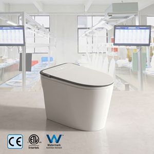 WC intelligent de luxe à ouverture automatique du couvercle par induction, chasse d'eau à capteur au pied, bidet intelligent pour projets hôteliers modernes - Product Image 1