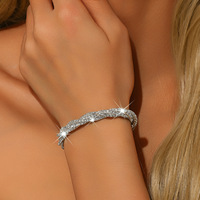 Nouveau bracelet élastique haut de gamme en strass avec bijoux plaqués argent personnalisés pour accessoires de mode féminins