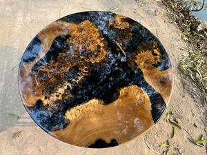 Mesa de centro de resina con forma redonda, tablero de madera maciza y base de metal dorado. Precio al por mayor, contacte ahora. - Product Image 2