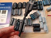 VIIP V18005 Núcleo de ferrita a presión ID 6.5mm NiZn Clip Bead Supresor EMI de alta frecuencia RoHS para cable de datos USB