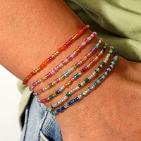 Go2Boho Ensemble de bracelets en perles de verre minimalistes de Bohême Perles de rocaille colorées Bracelets minces empilables pour les cadeaux de superposition des femmes