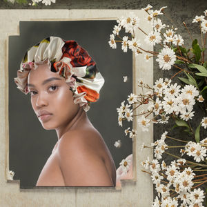 หมวกคลุมผมไหมซาตินลายดอกไม้สองชั้นแบบปรับได้ ขายส่ง คุณภาพหรูหรา ขอบระบายสีพื้น สำหรับนอนหลับและเดินทาง - Product Image 3