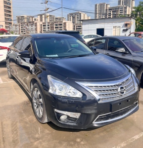 Nissan Teana 2.5L d'occasion 2014 - Berline confortable avec régulateur de vitesse, airbags, USB, transmission automatique - Product Image 2