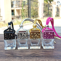 Pendentif diffuseur de parfum moderne pour voiture, flacon carré en verre ajouré or et argent, accessoire suspendu pour l'intérieur de la voiture