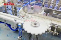 Ligne de production de remplissage de liquide pour flacons multifonctionnels Marya intégrant un tunnel de couverture d'azote et de dépyrogénation