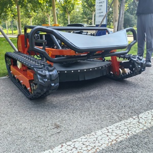 เครื่องตัดหญ้าแบบรีโมทคอนโทรล Y900 รุ่นขายดีที่สุดจากโรงงาน ประสิทธิภาพสูง กะทัดรัด ปรับแต่งได้ ใช้งานง่าย สตาร์ท/หยุด/บังคับเลี้ยวได้ด้วยปุ่มเดียว - Product Image 2