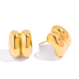 Boucles d'oreilles à clous double couche plaquées or, design géométrique, bijoux tendance - Product Image 5