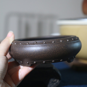 กระถางดอกไม้ทรงกลมดินเผาสีม่วงขนาดเล็กสำหรับวางบนโต๊ะขนาดเท่าฝ่ามือ - Product Image 1