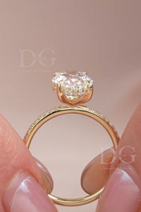 แหวนหมั้นและแหวนแต่งงาน Kamellie สไตล์โรแมนติก ประดับเพชรโมอิสซาไนต์ทรงรี 3.80 กะรัต แบบโซลิแตร์ ตัวเรือนทองชมพู พร้อมใบรับรอง IGI 7 ก - Product Image 4