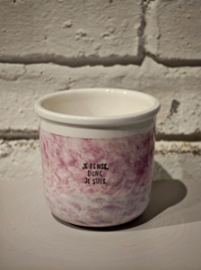Taza de Cerámica Artesanal con Vetas Moradas y <span class=keywords><strong>Frase</strong></span> Francesa: 'Je Pense, Donc Je Suis' - Elegante Vajilla - Product Image 6
