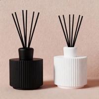 CH Coffret cadeau de luxe personnalisé Ensemble bougie parfumée et diffuseur en céramique de marque privée Ensemble de diffuseurs de roseaux de parfum de maison de luxe