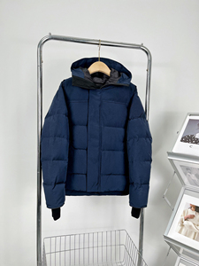 เสื้อโค้ทกันหนาวแบบมีฮู้ดสำหรับผู้ชาย ยี่ห้อ Canada Grey MacMillan Goose Down Parka  สำหรับอากาศหนาวจัด - Product Image 1