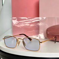 Lunettes de soleil unisexes Fashion Square à monture large argentée, avec verres dégradés gris, protection UV400, pour la plage et les activités de plein air