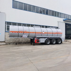 Semirremolque Tanque Aislado de 3 Ejes y 30 CBM para Transporte de Combustible y Aceite, con Múltiples Compartimentos, en Venta - Product Image 4