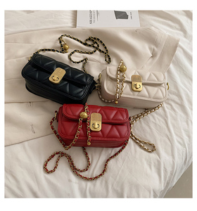 Bolsa de Ombro Feminina Transfronteiriça de Couro Macio com Rebites e Zíper, Pequena e Quadrada, Simples e Elegante - Product Image 1