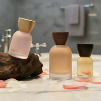 Flacon de parfum en verre vide 30ml 50ml avec bouchon en bois, emballage en boîte cadeau transparente, vente en gros de cosmétiques