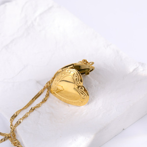 Collar <span class=keywords><strong>con</strong></span> Colgante de Corazón de Diseño Personalizado Estilo Ins, Acero Inoxidable, Chapado en Oro, <span class=keywords><strong>con</strong></span> Foto en el Interior - Product Image 4