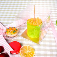 Anteng Lot de 25 boîtes à friandises en plastique transparent avec trou pour gâteaux, macarons, bonbons, macarons, boîtes d'emballage transparentes