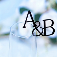 Étiquette de verre à vin personnalisée en acrylique écologique avec initiales et logo sur mesure pour décoration de fête de fiançailles