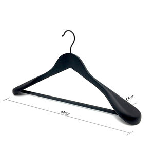 Perchas de madera de lujo de buena calidad con logotipo. Fabricante directo. Perchas de madera de lujo personalizadas para tiendas de ropa. - Product Image 5