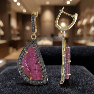 Pendientes de Plata de Ley Chapados en Oro con Piedra Natural de Rubí Vintage y Pluma, Hechos en Rajasthan para Mujer - Product Image 4