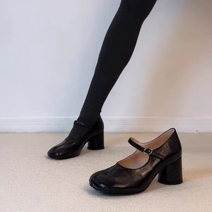 Novedad 2026: Zapatos de cuero casuales para mujer, estilo retro, con tacón de bloque, puntera dividida, hebilla única y boca poco profunda. - Product Image 1