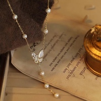 Collier Papillon Étoilé avec Pendentif Demi-Zircon Demi-Coquillage Naturel, Perle d'Eau Douce Naturelle 5-6mm, Chaîne Réglable, Bijou Tendance