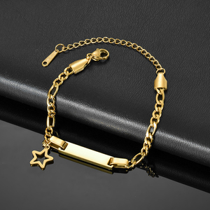 Bracelet pour enfants gravé avec un nom personnalisé, plaqué or 18 carats, chaîne figaro en acier inoxydable avec breloque, bijoux personnalisés pour l'anniversaire d'un bébé - Product Image 3