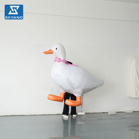Modèle de canard gonflable blanc personnalisé pour décoration publicitaire extérieure ou événementielle en centre commercial