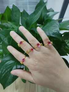 Bague de promesse éternelle de luxe personnalisée en argent sterling 925 avec rubis de laboratoire taille poire et pierre précieuse rouge pour femme, idéale pour les fêtes - Product Image 2