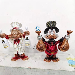 Escultura de Pato Dagobert con Dos Bolsas Doradas Cromadas, Escultura de Tío Scrooge con Botella de Champán, Escultura Pop Art de Scrooge McDuck - Product Image 2