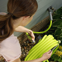 Tuyau d'arrosage de jardin en PVC de haute qualité à 3 couches résistant aux ultraviolets pour l'arrosage des pelouses, le lavage de voitures, le nettoyage