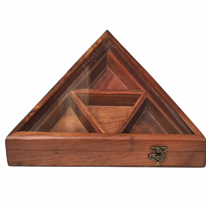 Caja de almacenamiento de madera Masala, accesorios Premium para el hogar, caja de especias con forma de triángulo, caja de 8 pulgadas y 4 compartimentos, caja de fruta seca con vidrio - Product Image 1
