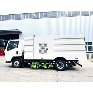Camion balayeuse multifonctionnel Sinotruk 4x2 11 tonnes personnalisé Clw pour le nettoyage des ordures et l'aspiration des déchets, pour un balayage efficace des routes et des rues - Product Image 6