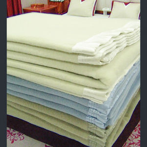 Suministro de fábrica <span class=keywords><strong>Manta</strong></span> de lana de alpaca <span class=keywords><strong>Manta</strong></span> Raschel de lana de origen 100% de alta calidad para el hogar Ropa de cama y <span class=keywords><strong>regalo</strong></span> de hotel Precio de descuento - Product Image 3