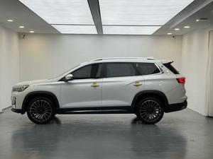 JETOUR X90 PLUS 2021 1.6TD DCT SUV à conduite à droite. Extérieur blanc, intérieur foncé. Toit ouvrant panoramique 7 places. 27 000 km de kilométrage - Product Image 3