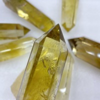 Vente en gros de tours de pierres de guérison sculptées en cristal de citrine naturelle de haute qualité pour la décoration intérieure Feng Shui