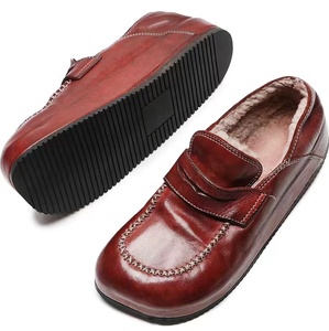 Chaussures en cuir de cheval lavé au vin rouge avec doublure en fourrure et semelle moelleuse, style classique, cousues à la main, petite chaussure en cuir pour femme - Product Image 1