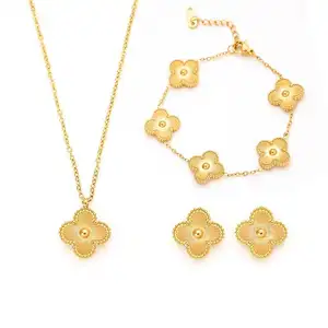Set di gioielli di moda di qualità collana con ciondolo a V a strati in oro collana da donna con catena cubana Set di orecchini
