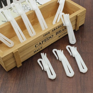 Factory Supply White Adjust Plastic <strong>Curtain</strong> <strong>Hooks</strong> <strong>With</strong> 7cm &amp; 8.5cm Width Accessories - Product Image 5