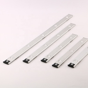 Siêu mỏng mờ từ USB có thể sạc lại cảm ứng không dây dẫn dưới đèn tủ với cảm biến chuyển động cho nhà bếp - Product Image 6