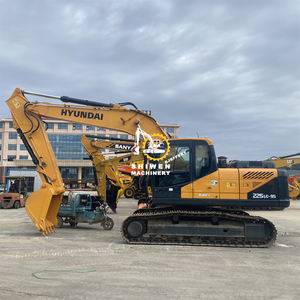 Importation Coréenne : Excavatrice sur chenilles Hyundai 225 d'occasion, modèle 2022, moteur diesel Cummins, 25 tonnes, avec moteur, engrenages, roulements et pompe en stock - Product Image 3