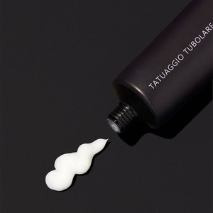 ครีมสักสีขาวสำหรับคิ้ว อายไลเนอร์ ริมฝีปาก สำหรับช่างสักลาย ขายส่ง - Product Image 1