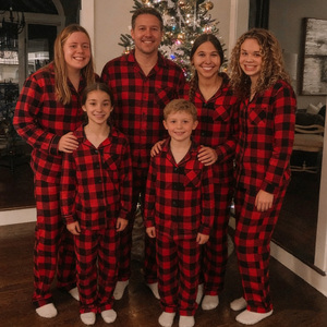 <span class=keywords><strong>Pijamas</strong></span> Navideños Glamour 2026, Rojo y Negro a Cuadros, Ropa <span class=keywords><strong>de</strong></span> Dormir Familiar <span class=keywords><strong>para</strong></span> las Fiestas, <span class=keywords><strong>Pijamas</strong></span> Familiares Sostenibles a Juego - Product Image 3
