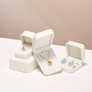 กล่องใส่แหวนแบบกำหนดเอง กล่องกำมะหยี่ใส่เครื่องประดับ กล่องใส่แหวนขอแต่งงาน กล่องใส่สร้อยข้อมือ กล่องใส่สร้อยคอ กล่องบรรจุภัณฑ์ กล่องของขวัญ - Product Image 1